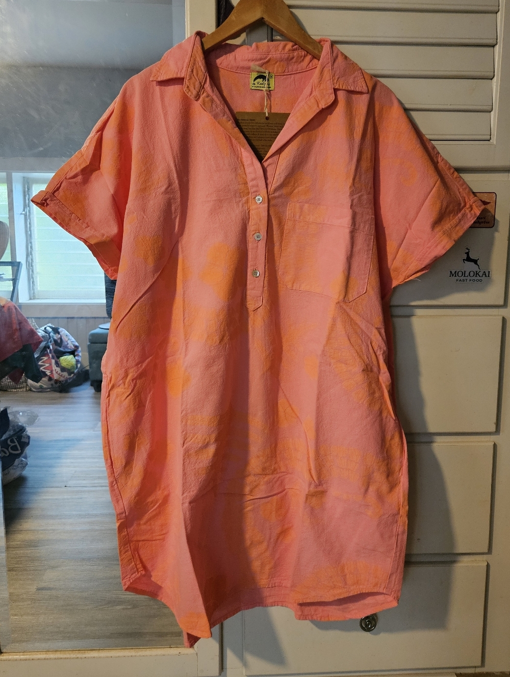 KEALOPIKO COLLARED DRESS - SIZE MEDIUM - TAHITI PRINT - PINK COLOR